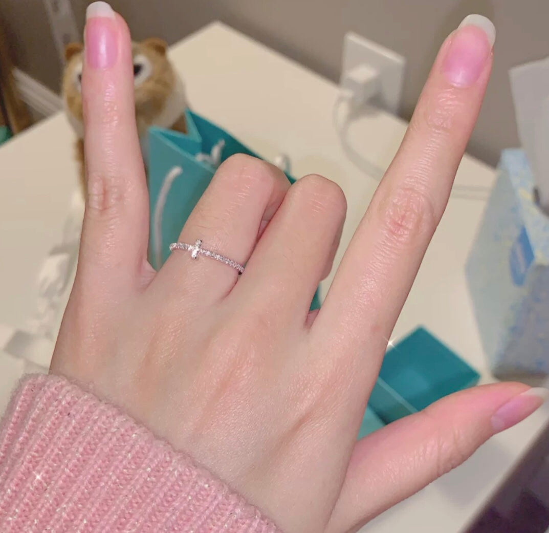 18K Celestial T Diamond Wire Ring