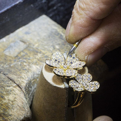 18K Celestial Frivole Between the Finger Ring