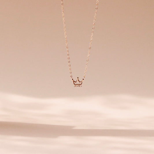 ELVORIA 18K Gold Plated Crown Necklace – 925 Sterling Silver