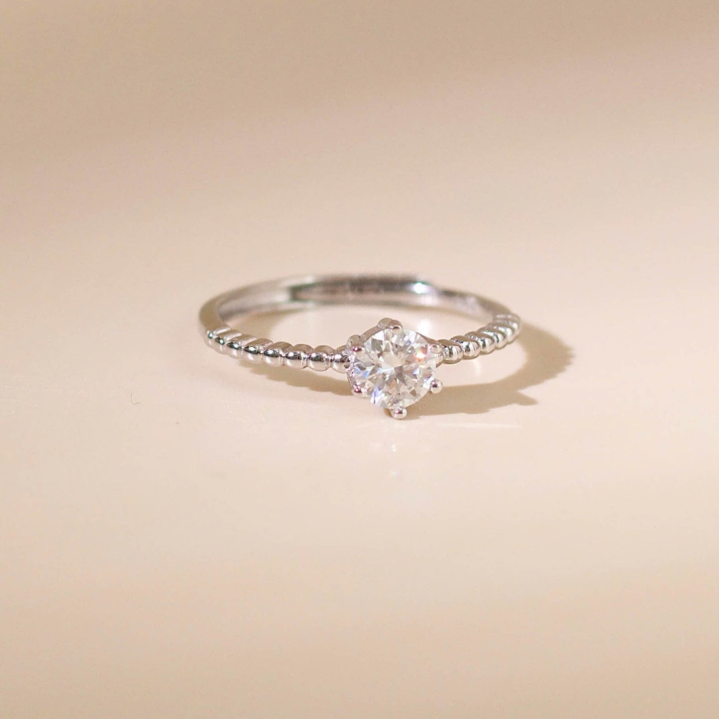 ELVORIA 5mm Moissanite Ring GRA ELVDA126 – Platinum Plated 925 Sterling Silver (Adjustable)
