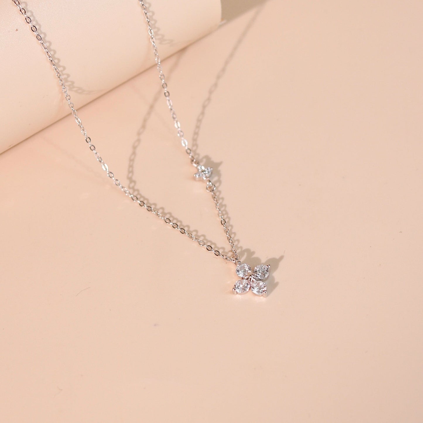 ELVORIA Lani Four-Leaf Clover Necklace – Platinum Plated 925 Sterling Silver