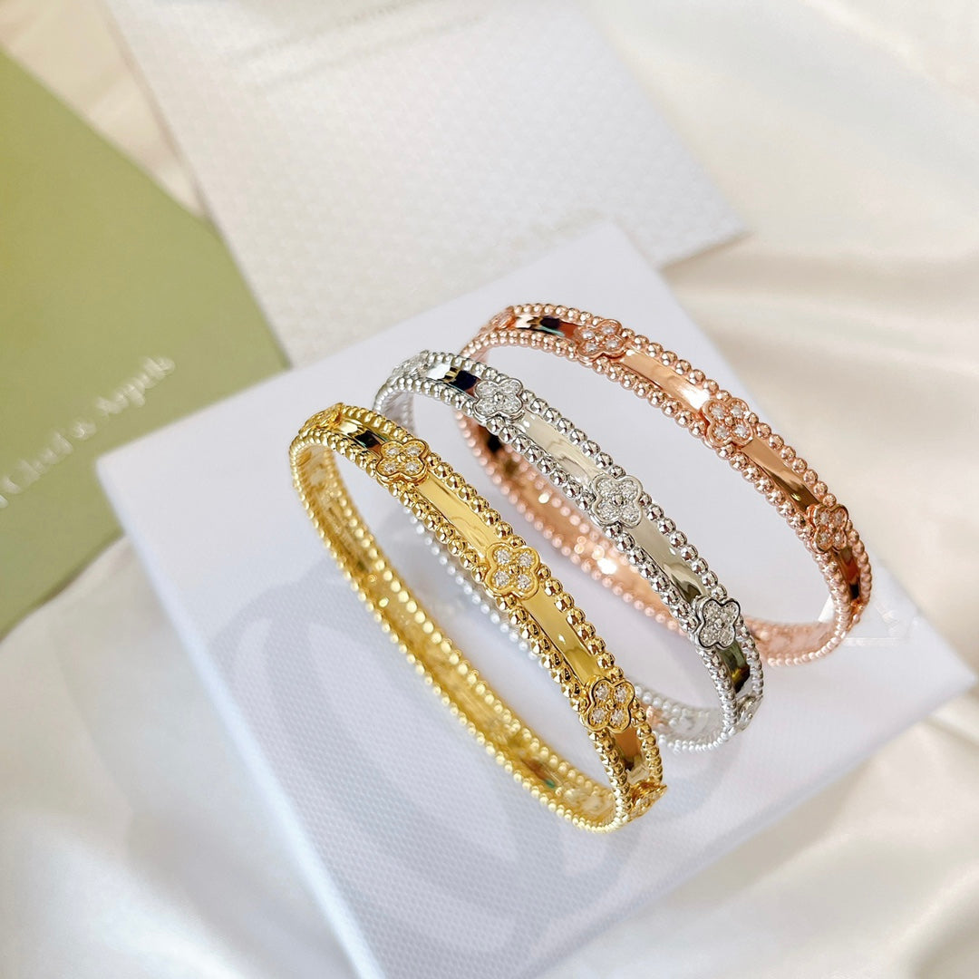 18K Celestial Perl̩e Sweet Clovers Small Bracelet
